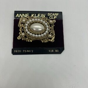 Vintage Anne Klein Gold Tone Pearl Scarf Clip in New Packaging‎